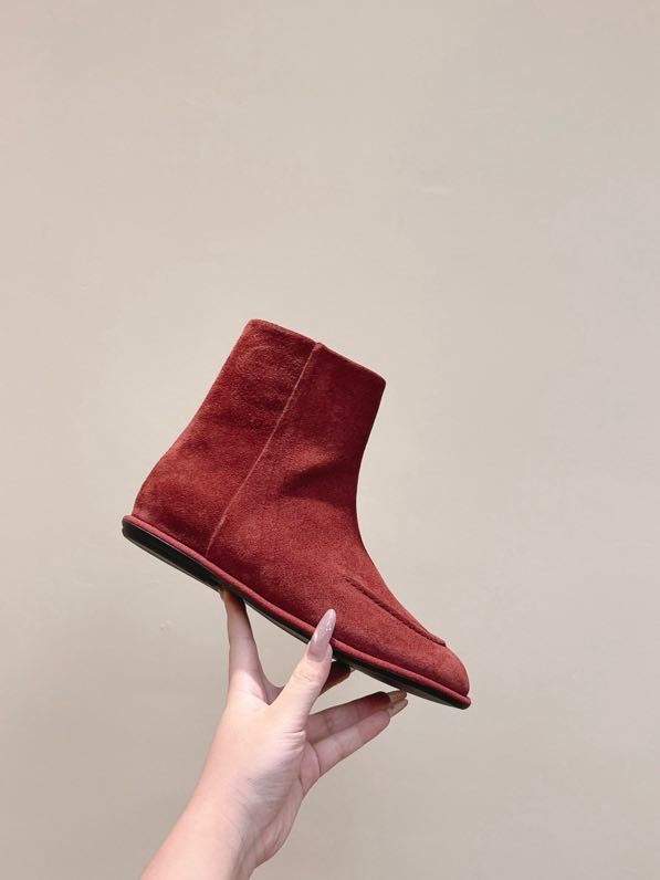 Черевики жіночі