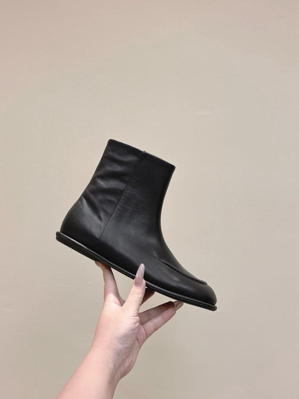 Черевики жіночі