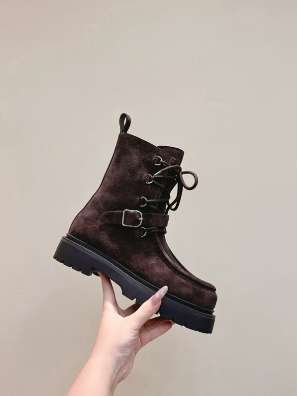 Boots women's