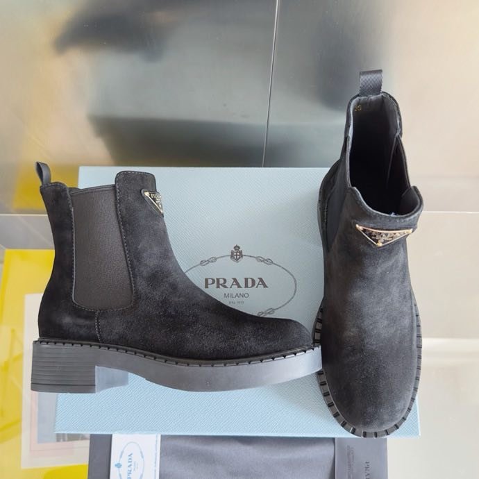 Черевики жіночі