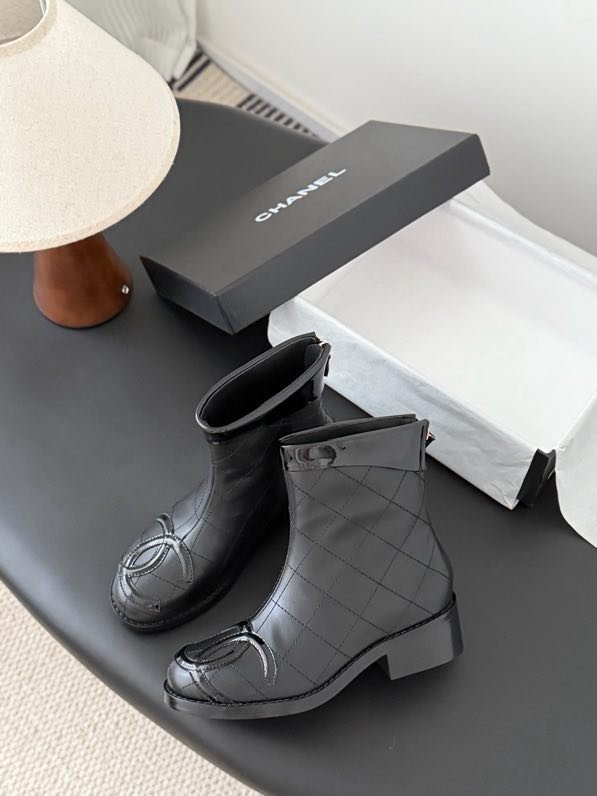 Черевики жіночі