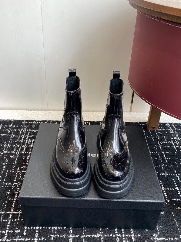 Ботинки женские