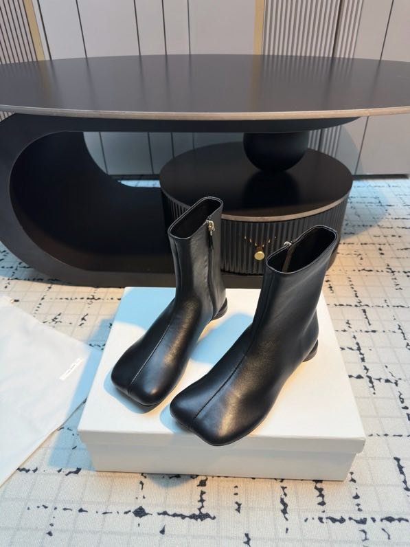 Черевики жіночі