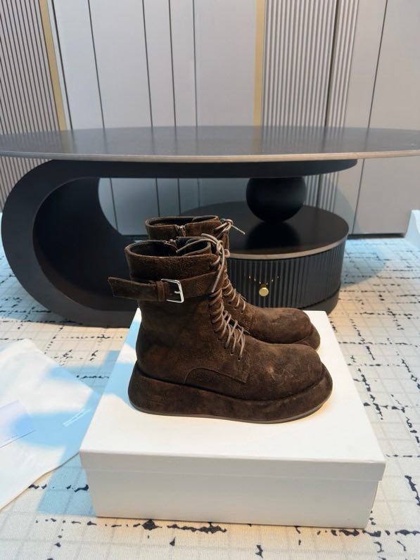 Черевики жіночі