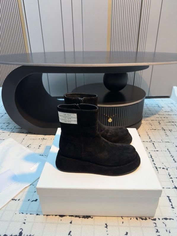 Черевики жіночі