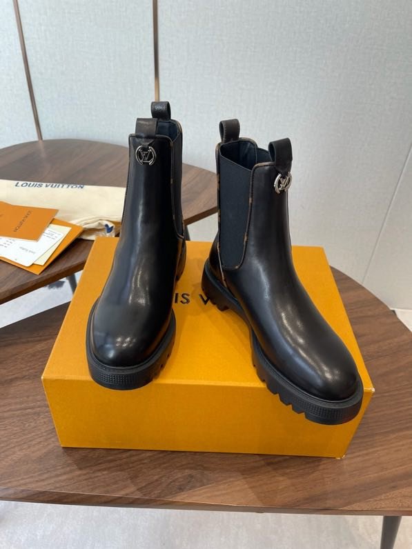 Ботинки женские