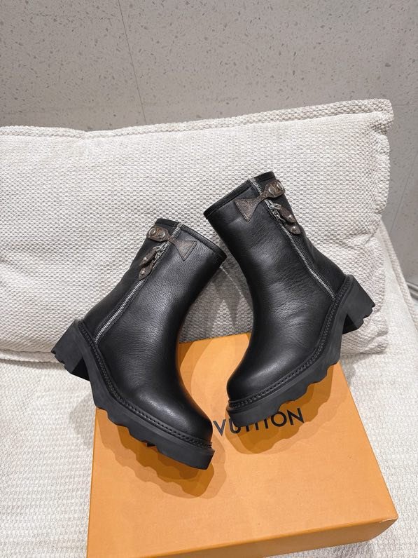 Ботинки женские