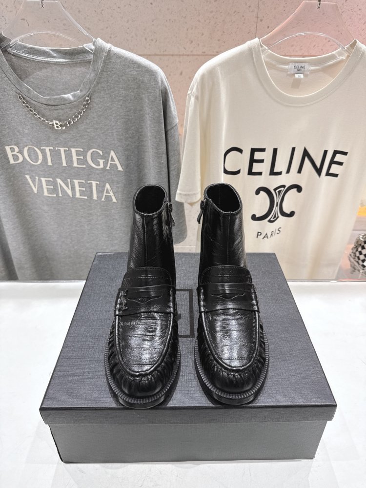 Ботинки женские