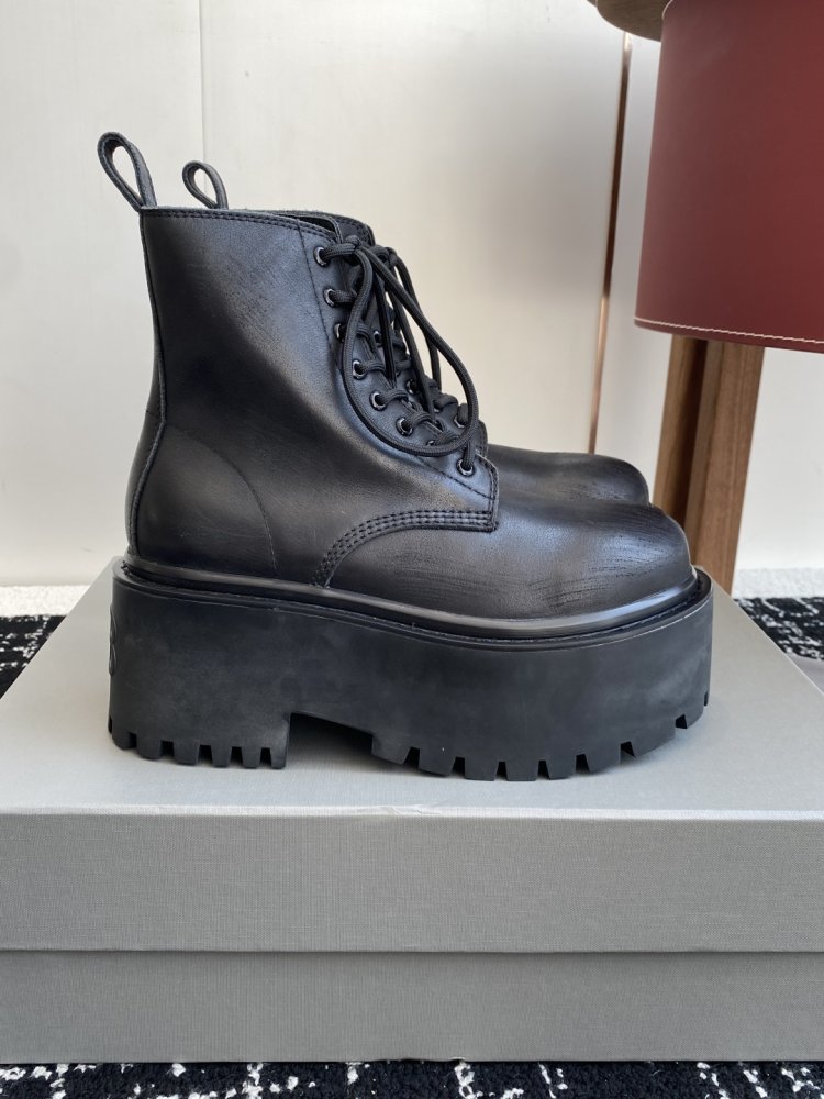 Ботинки женские фото 2