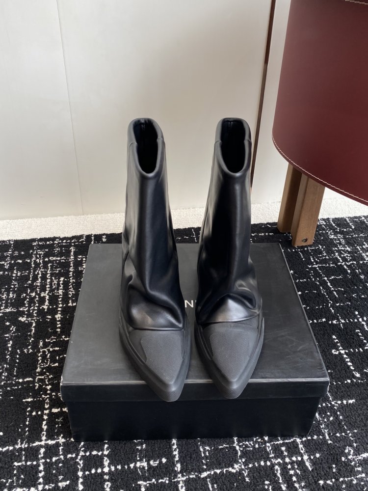 Ботинки женские фото 2