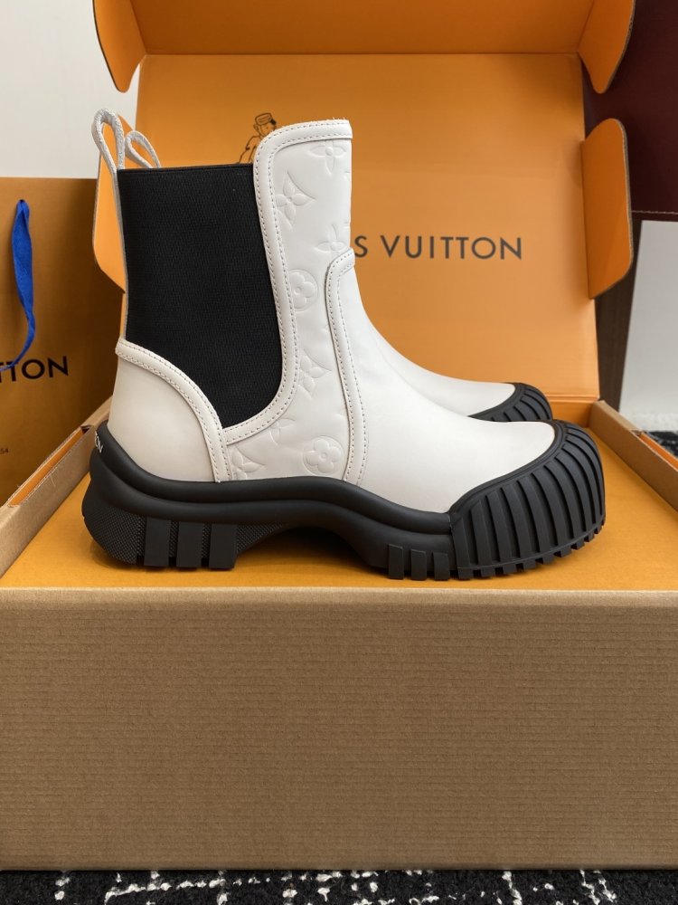 Boots women's фото 2