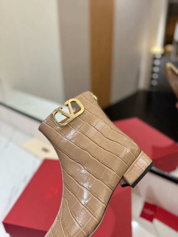 Boots women's фото 2