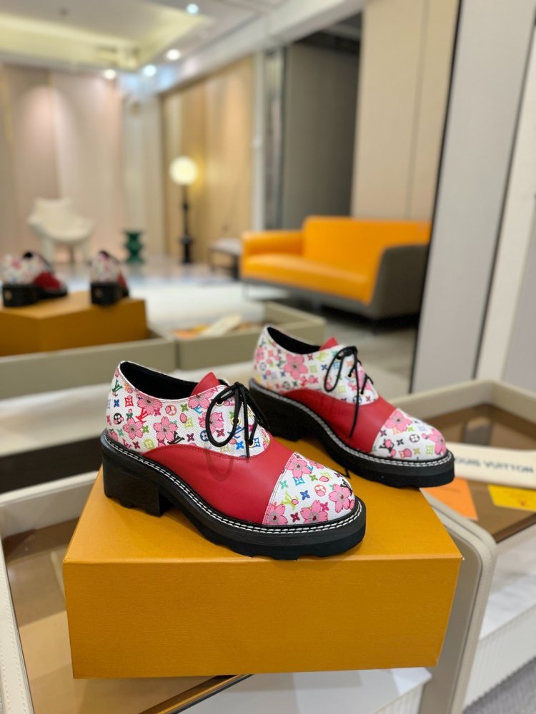 Boots women's фото 2