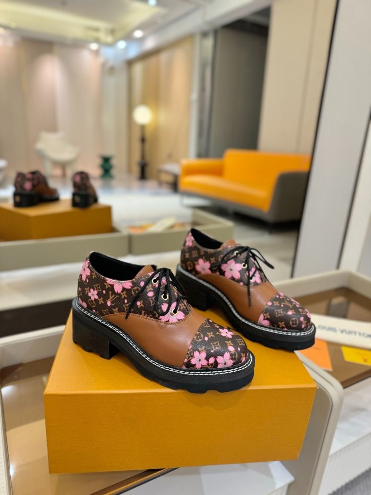 Boots women's фото 2