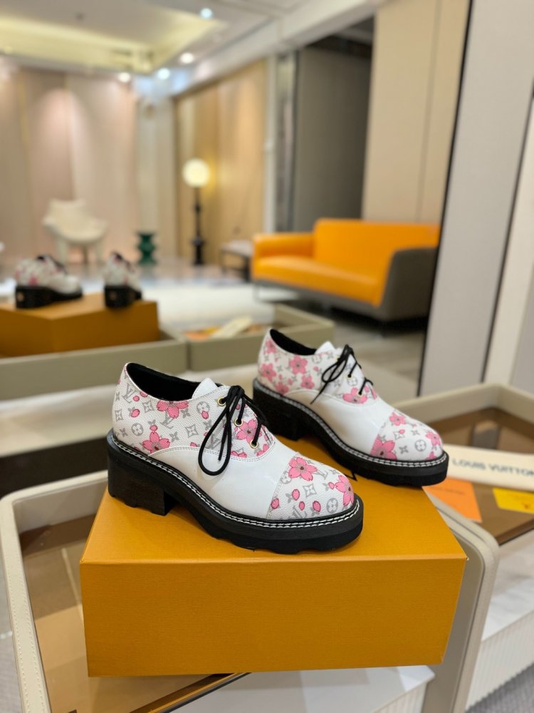 Boots women's фото 2