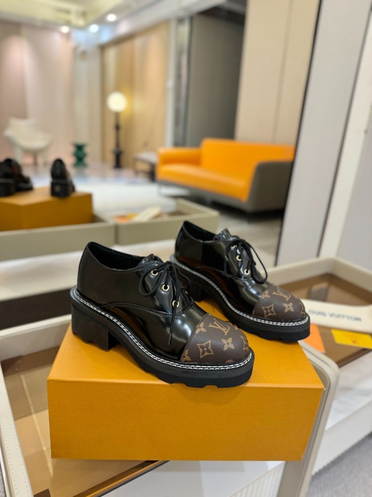 Boots women's фото 2