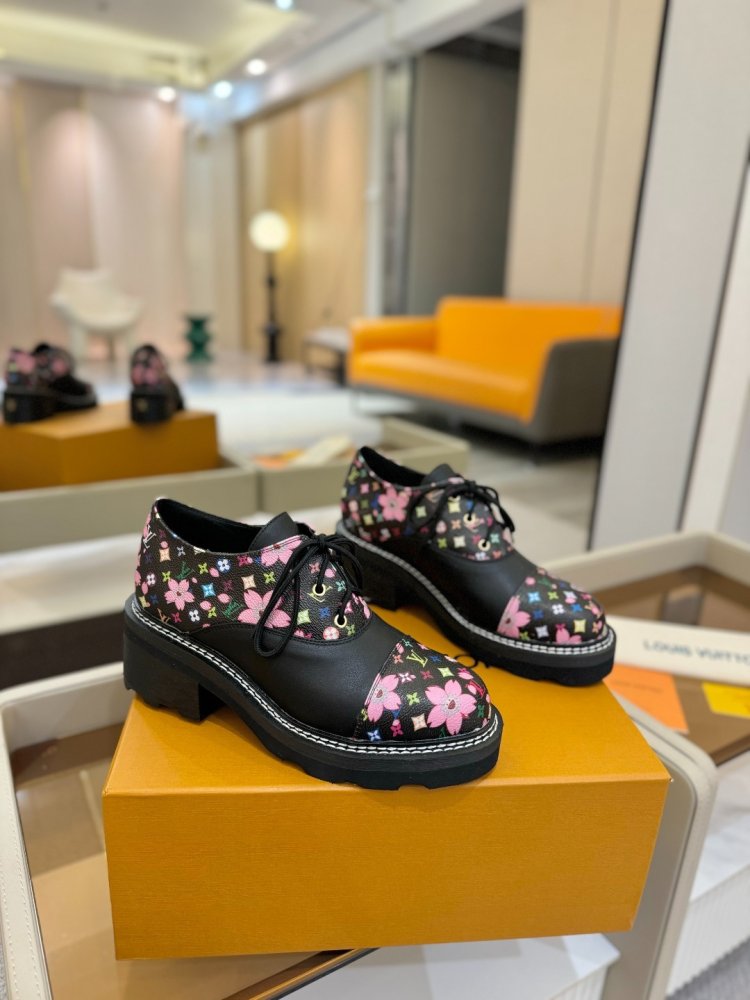 Boots women's фото 2