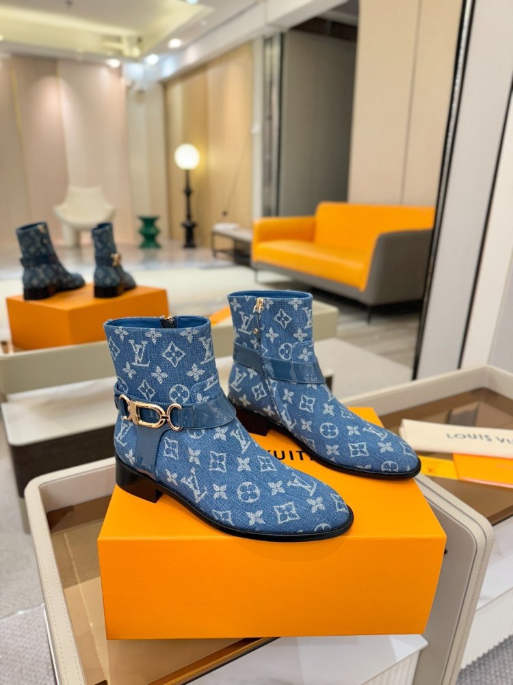 Ботинки женские фото 2