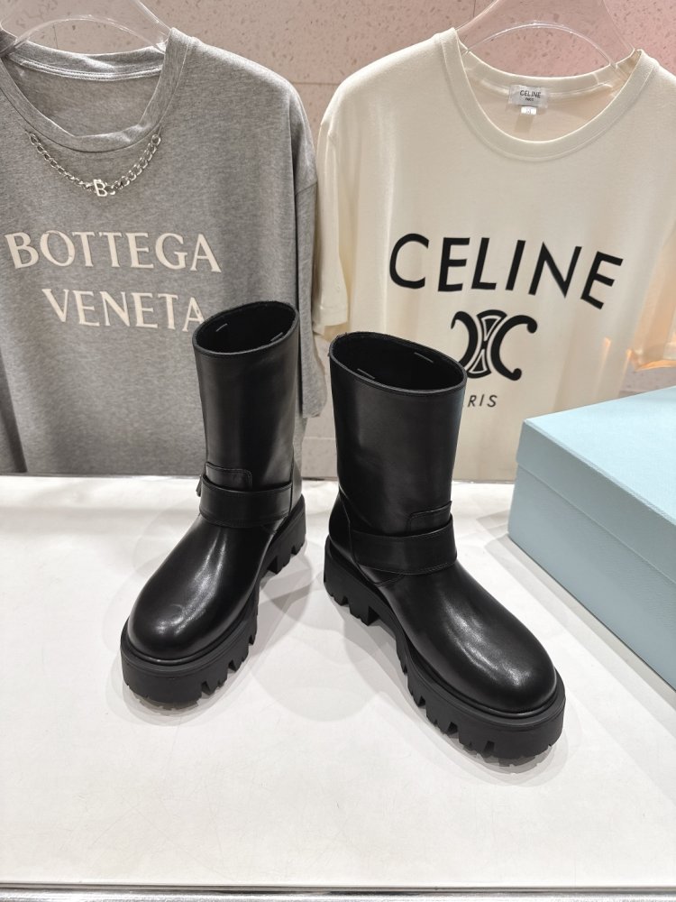 Boots women's фото 2