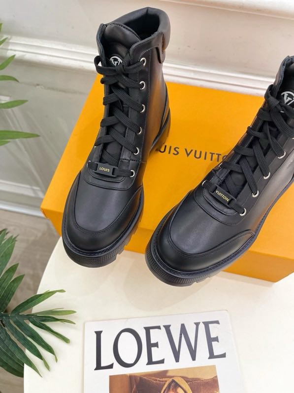 Boots women's фото 2