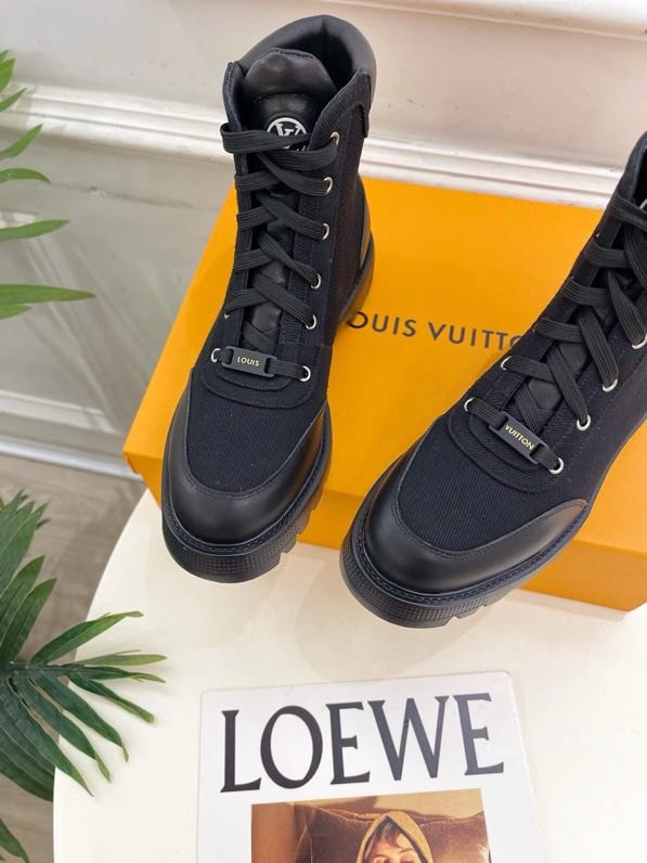 Boots women's фото 2