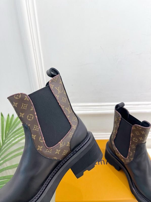 Boots women's фото 2