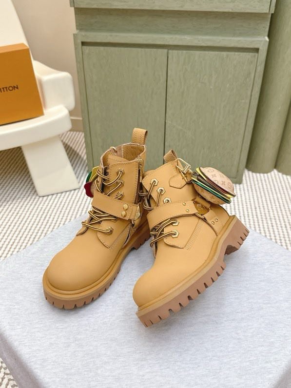 Ботинки женские фото 2