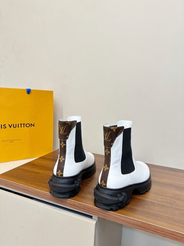 Ботинки женские фото 2