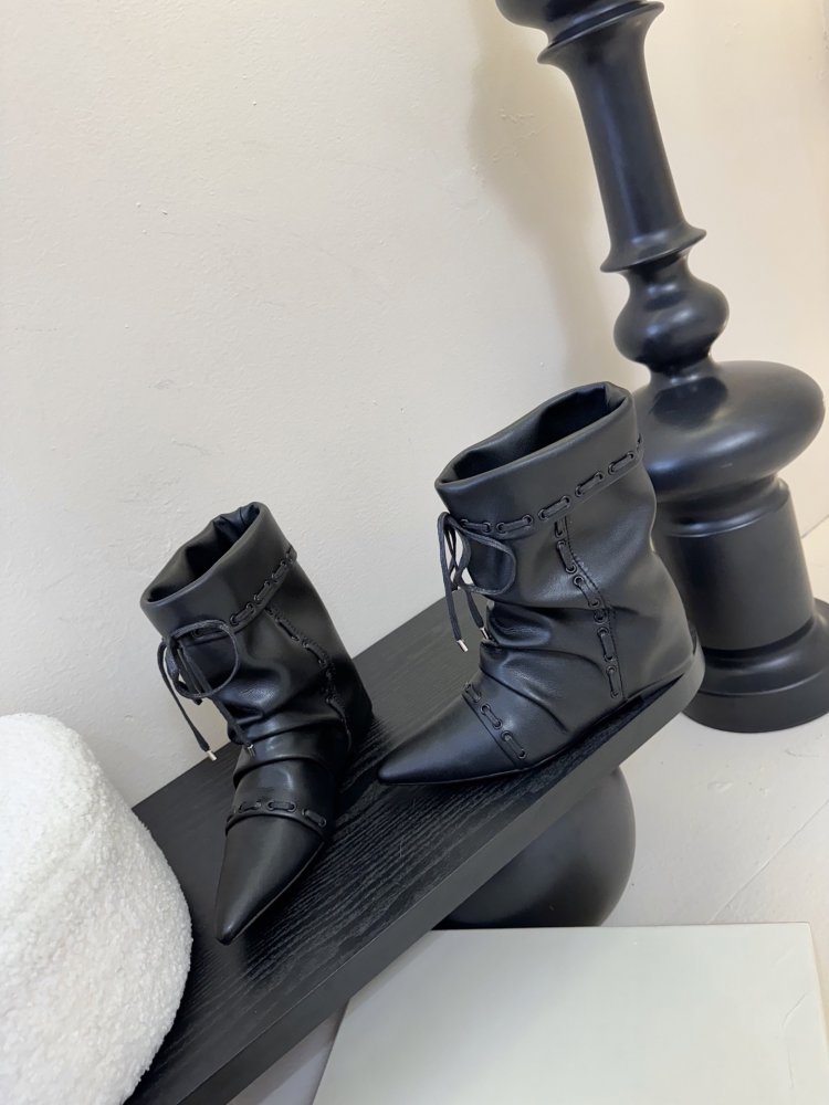 Boots women's фото 3