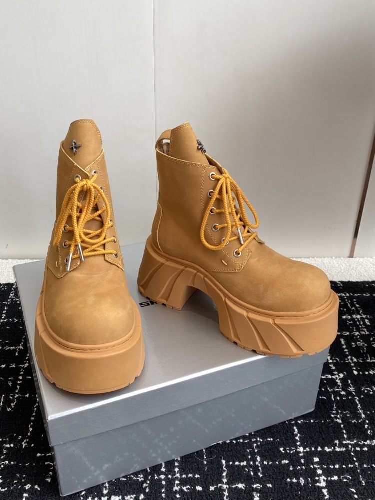 Boots women's фото 3