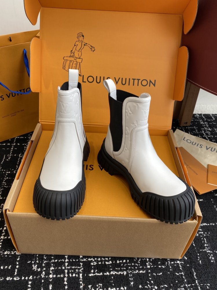 Boots women's фото 3