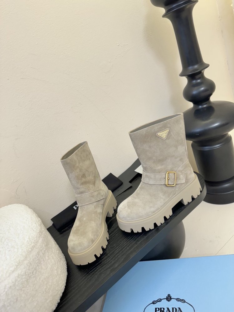 Boots women's фото 3