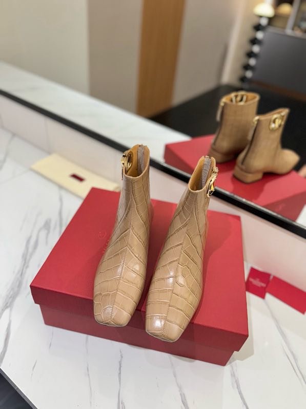 Boots women's фото 3