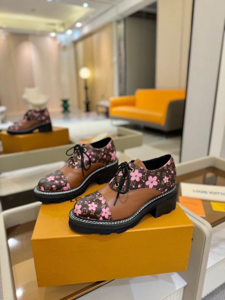 Boots women's фото 3