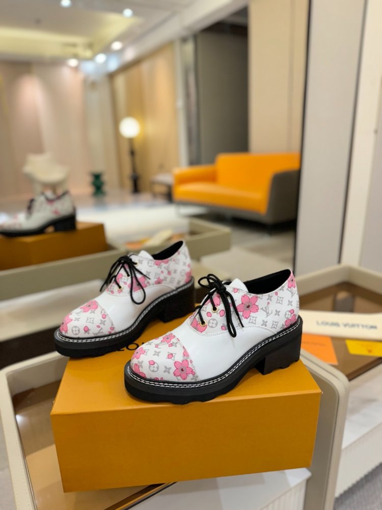 Boots women's фото 3