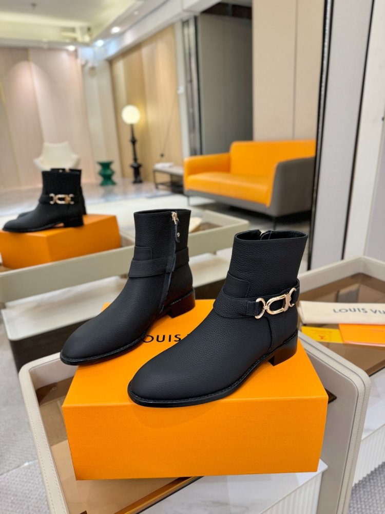 Boots women's фото 3