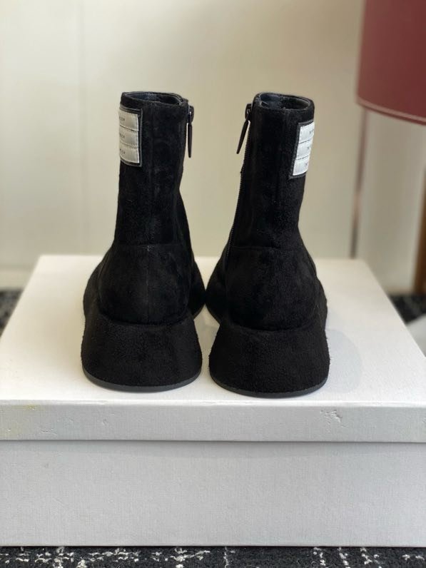 Boots women's фото 3