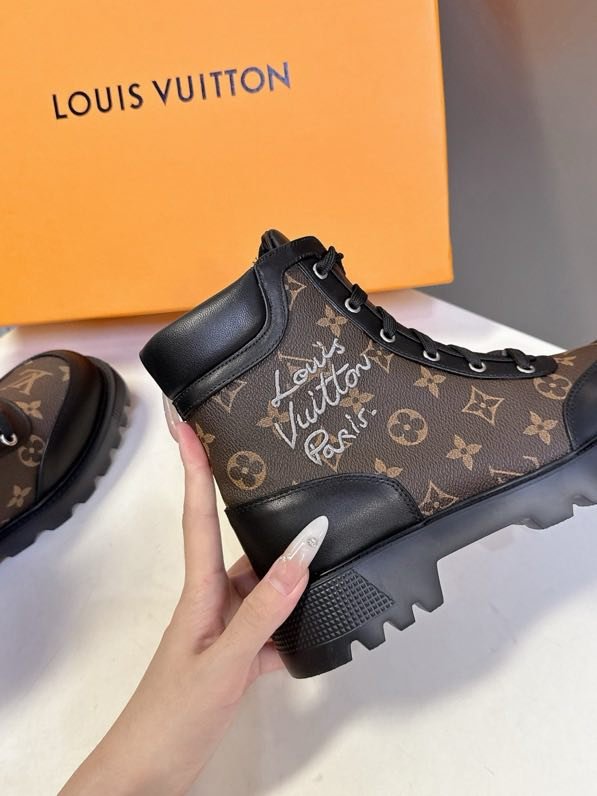 Boots women's фото 3