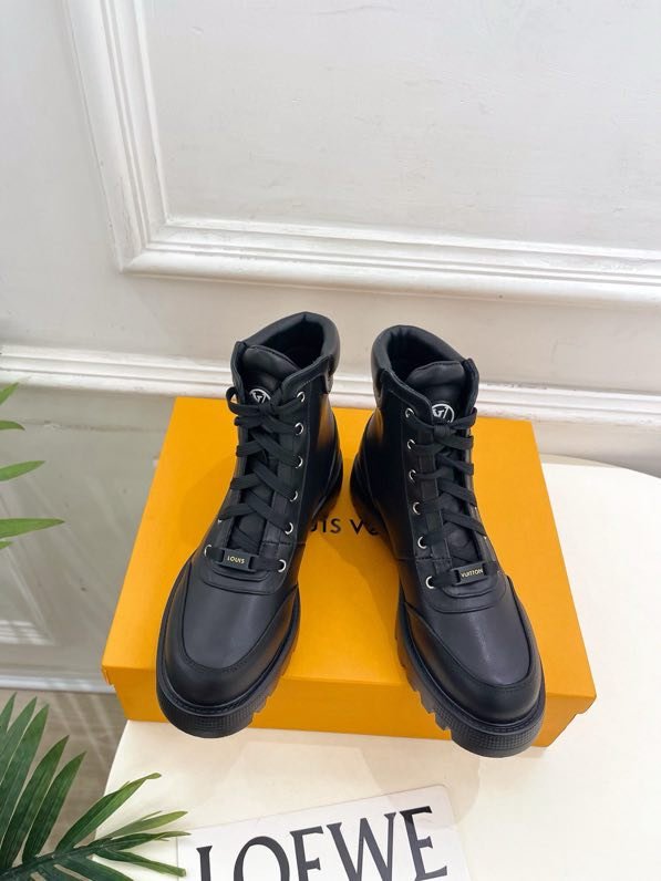 Boots women's фото 3