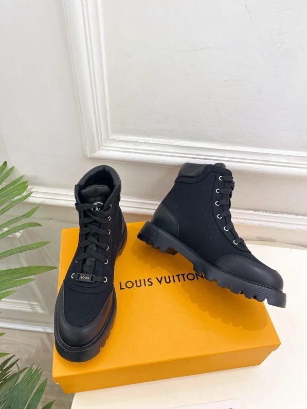 Boots women's фото 3