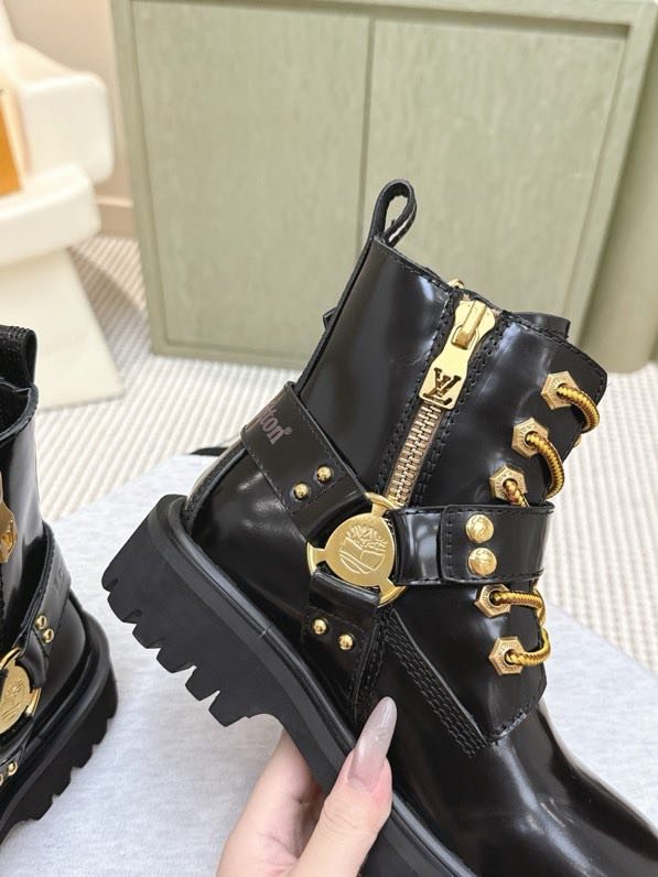 Boots women's фото 3