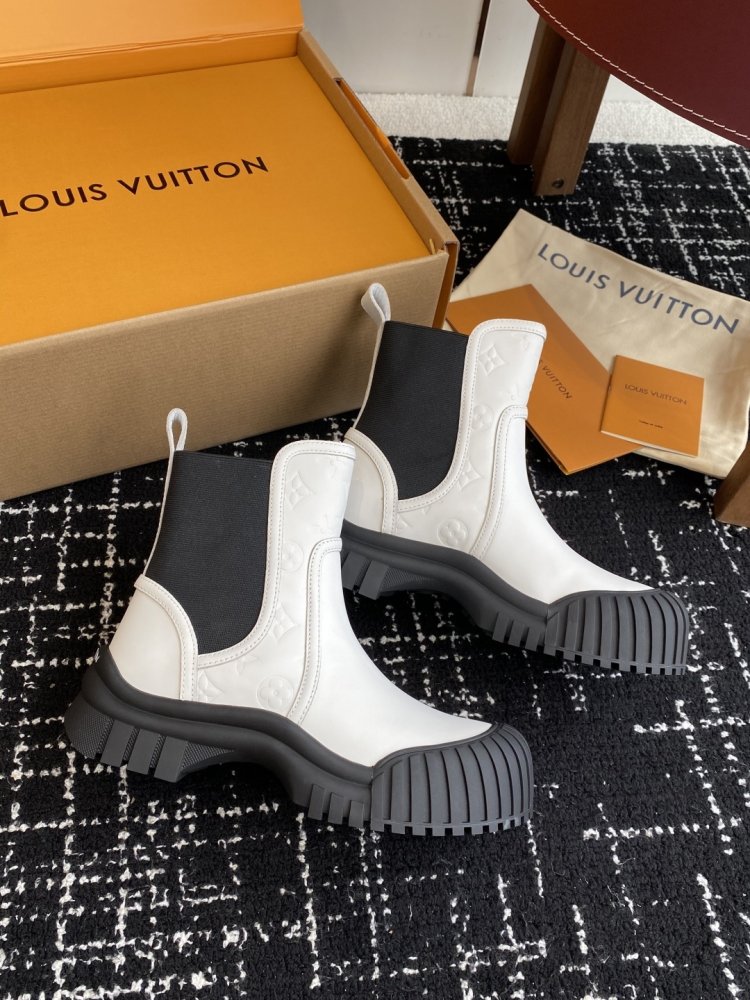 Boots women's фото 4