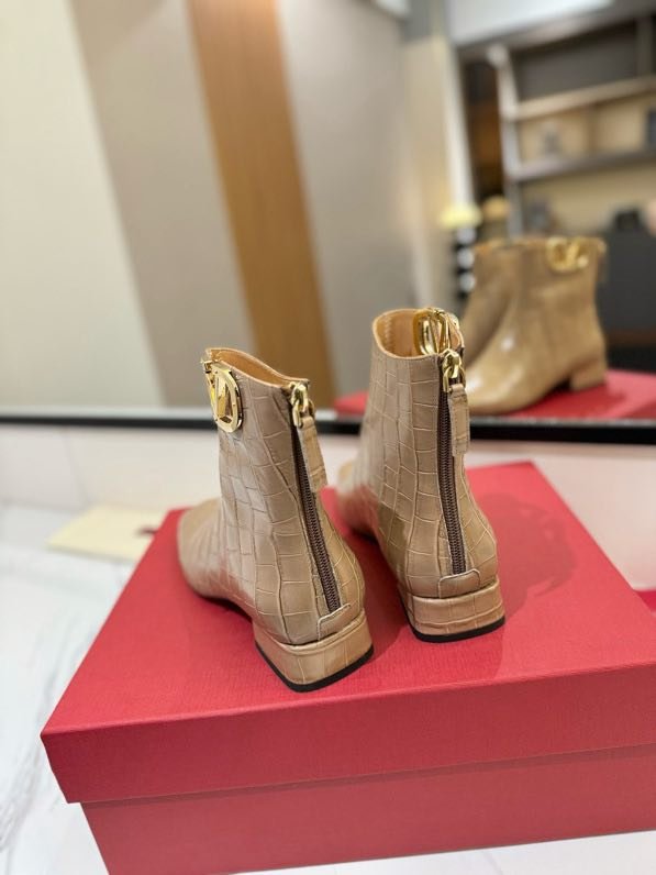 Boots women's фото 4