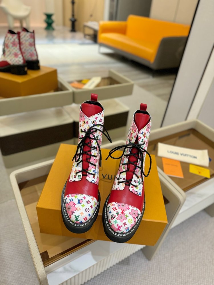 Boots women's фото 4