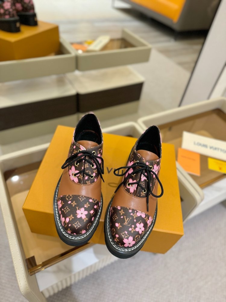 Boots women's фото 4