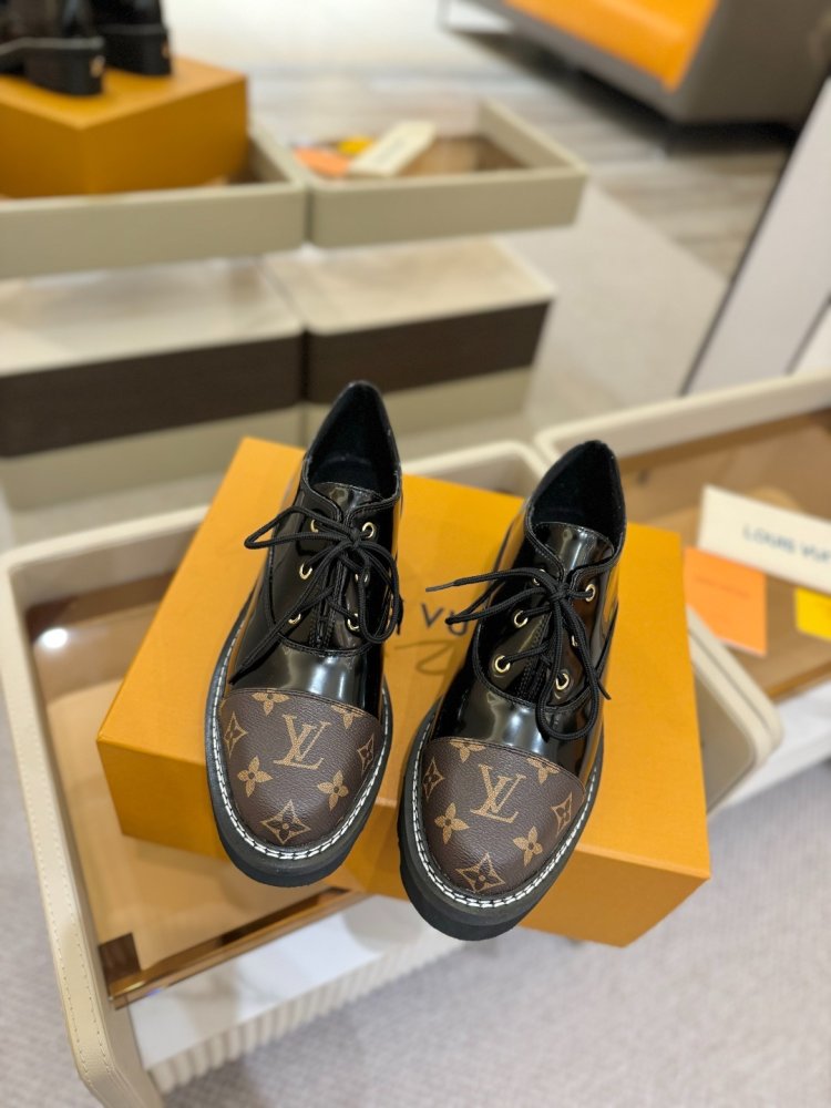 Boots women's фото 4