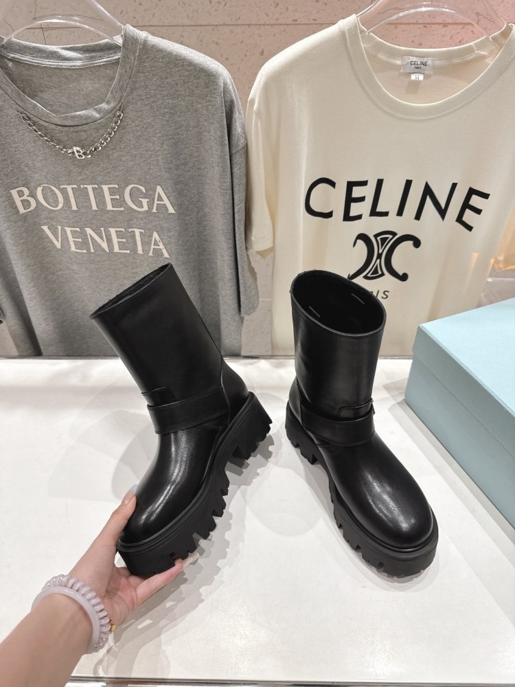 Boots women's фото 4