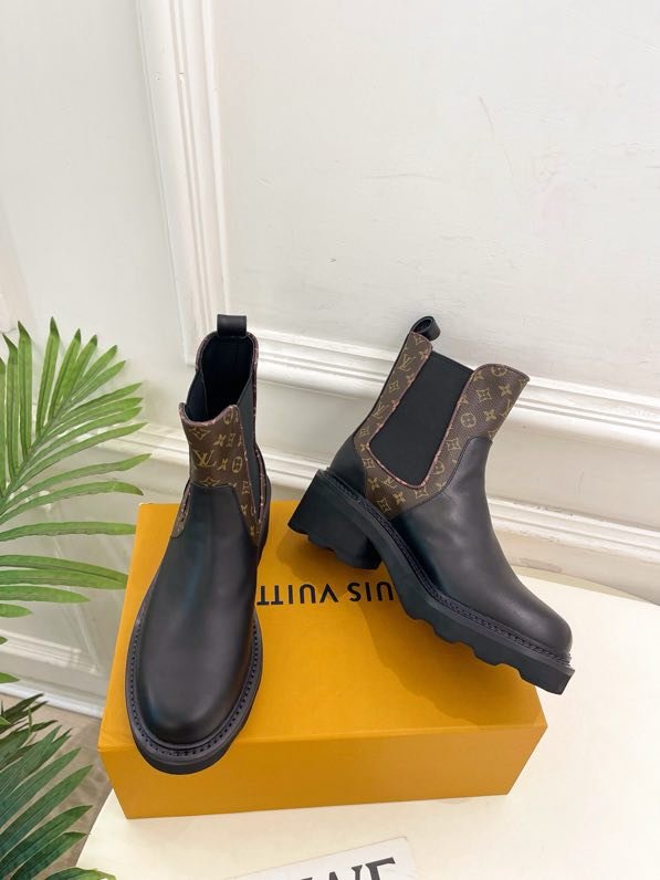 Boots women's фото 4