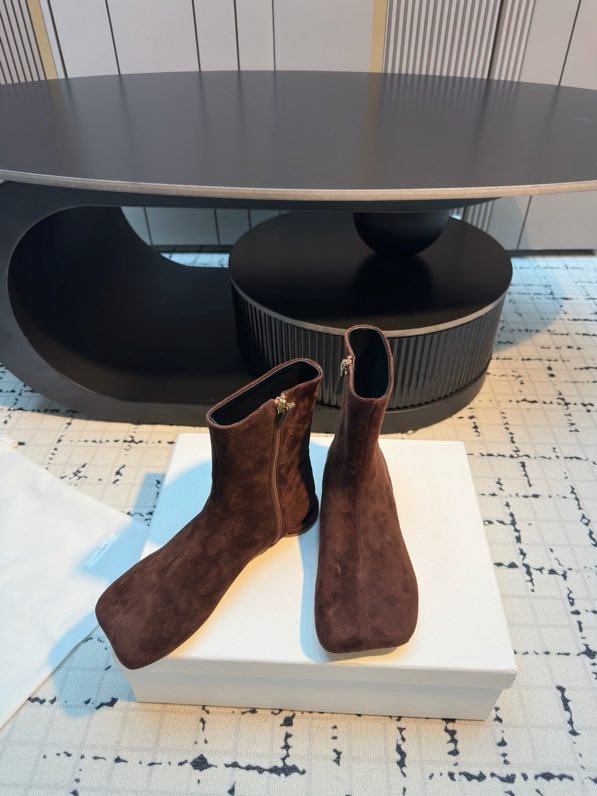 Boots women's фото 4