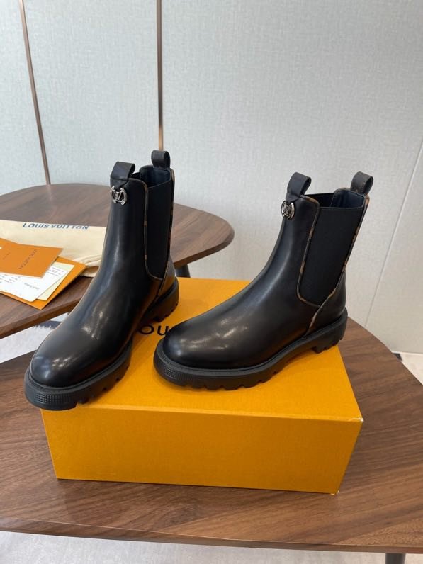 Ботинки женские фото 4